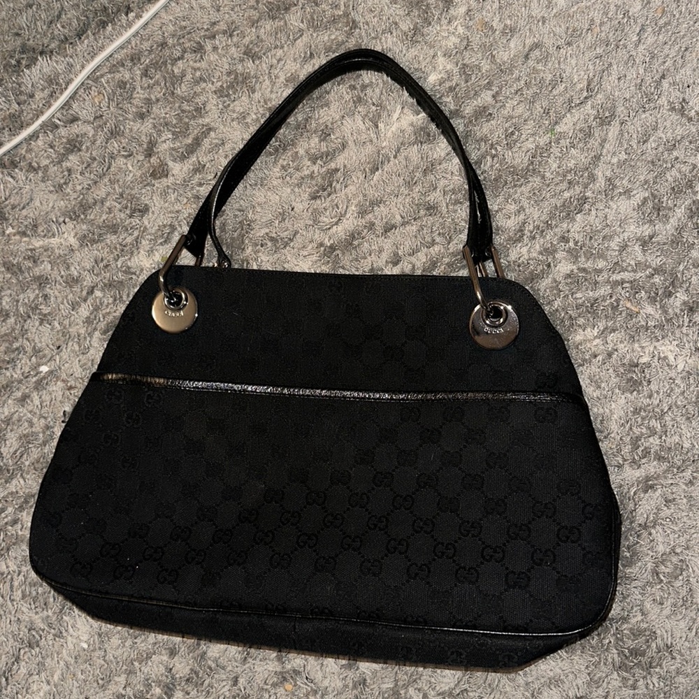 BLACK GUCCI HANDBAG